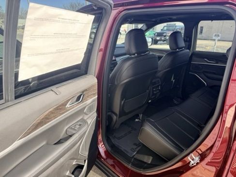 New 2025 Jeep Grand Cherokee Limited image 7