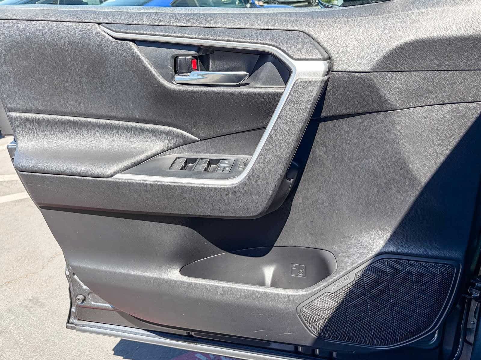 Used 2022 Toyota RAV4 XLE Premium w/ Carpet Mat Package (TMS) FWD image 20