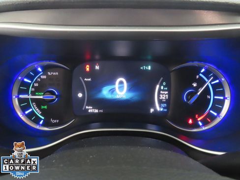 Used 2024 Chrysler Pacifica Select image 13