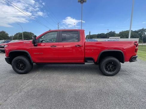 New 2026 Chevrolet Silverado 2500 ZR2 AWD/4WD image 6