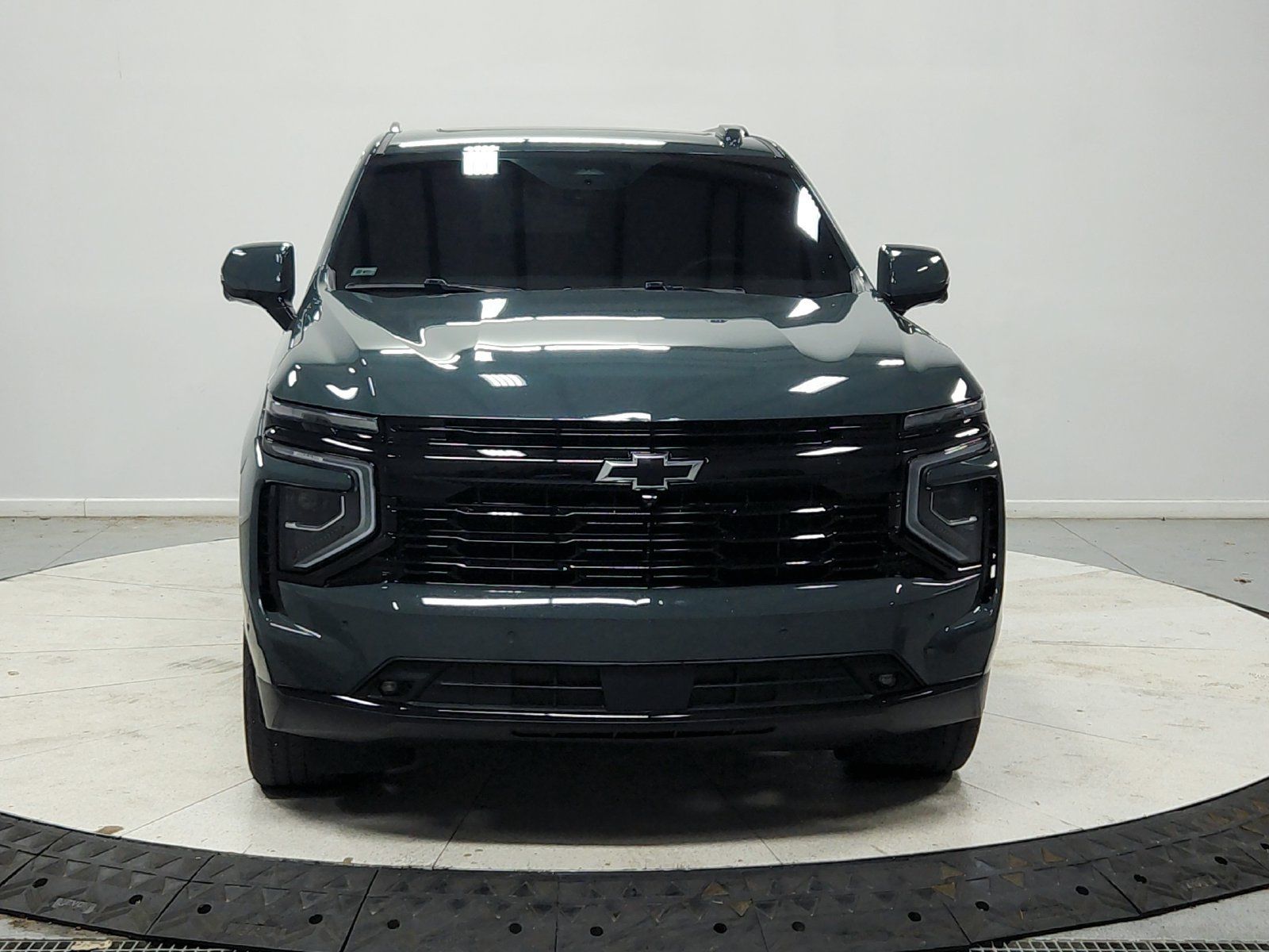 Used 2025 Chevrolet Tahoe RST RWD image 3