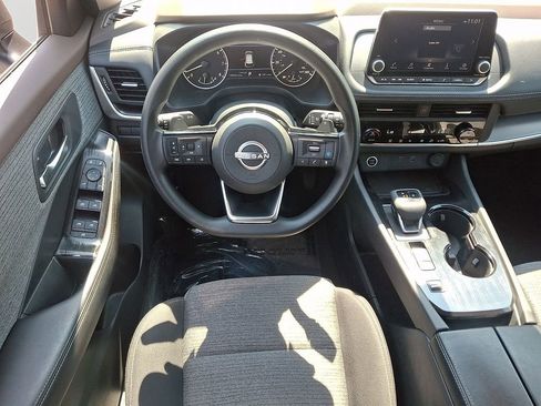 Used 2023 Nissan Rogue SV FWD image 12