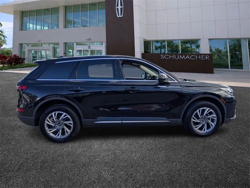 Used 2024 Lincoln Corsair FWD image 8