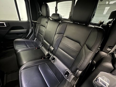 Used 2022 Jeep Gladiator Overland w/ Popular Equipment Package image 14