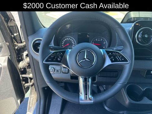 Used 2025 Mercedes-Benz Sprinter 2500 image 24