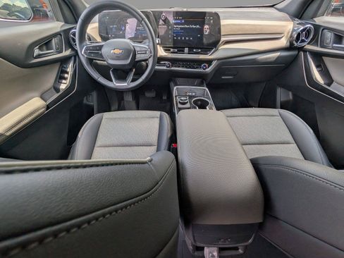 Used 2026 Chevrolet Equinox LT w/ Convenience Package II FWD image 28
