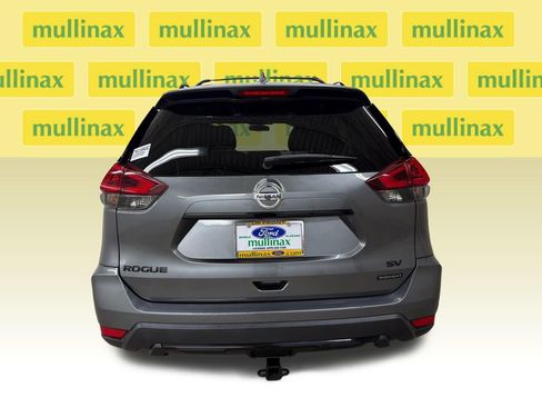 Used 2018 Nissan Rogue SV FWD image 7