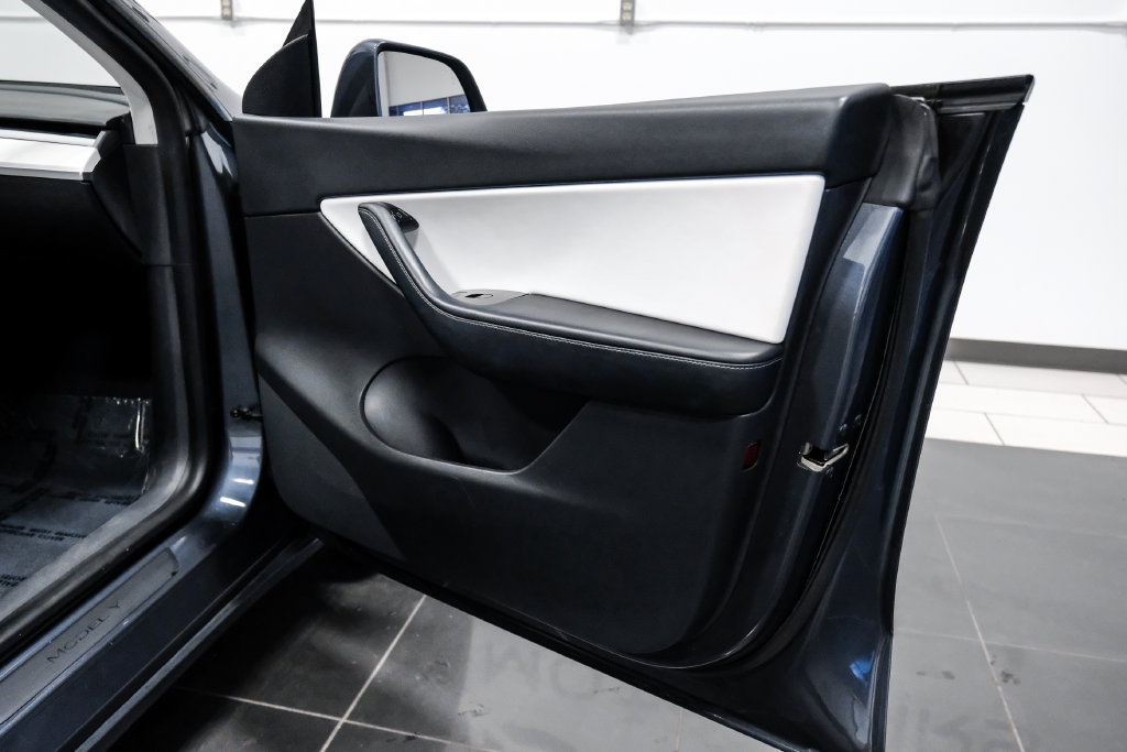 Used 2021 Tesla Model Y Long Range AWD/4WD image 47