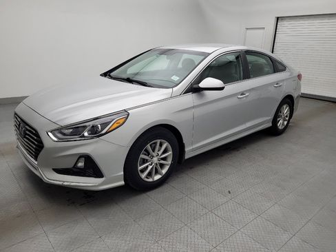 Used 2019 Hyundai Sonata SE image 2