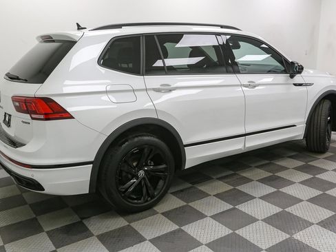 Certified 2024 Volkswagen Tiguan SE R-Line AWD/4WD image 11