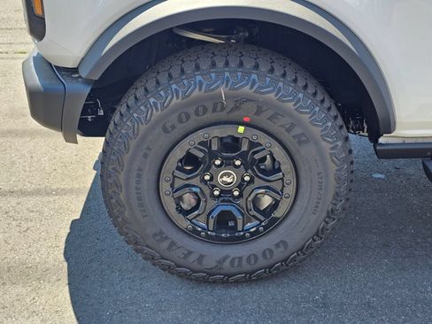 New 2026 Ford Bronco Big Bend w/ Black Diamond Package AWD/4WD image 10