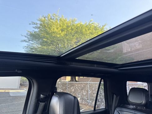 Used 2021 Lincoln Navigator Reserve RWD image 37