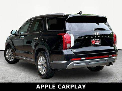 Used 2023 Hyundai Palisade SEL FWD image 4