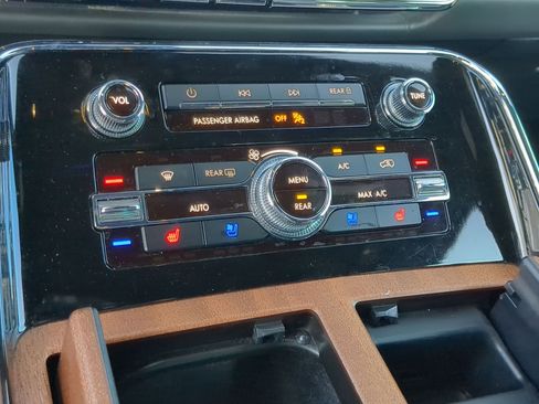 Used 2023 Lincoln Navigator L Black Label image 18