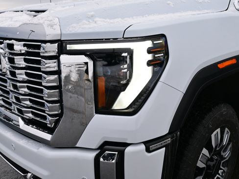 New 2026 GMC Sierra 2500 Denali w/ Denali Reserve Package image 15