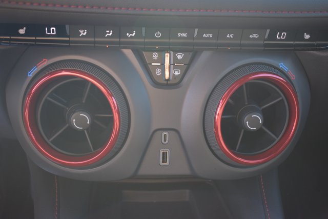 Used 2025 Chevrolet Blazer RS FWD image 27