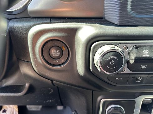 Used 2020 Jeep Wrangler Sport image 24