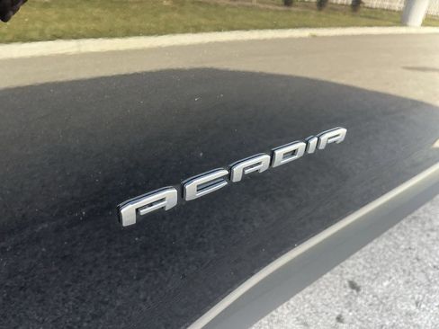 Used 2023 GMC Acadia SLE w/ Driver Convenience Package image 12