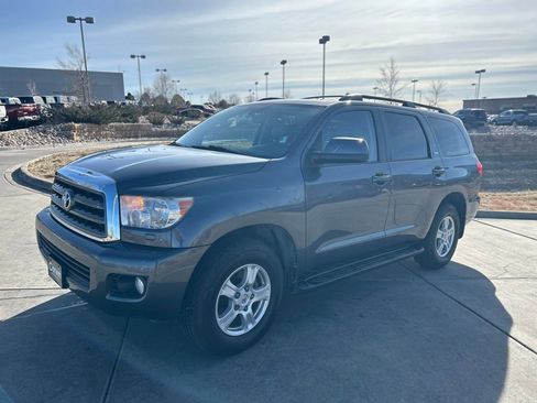 Used 2016 Toyota Sequoia SR5 image 3