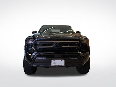 Used 2025 Toyota Tacoma SR5 AWD/4WD image 11