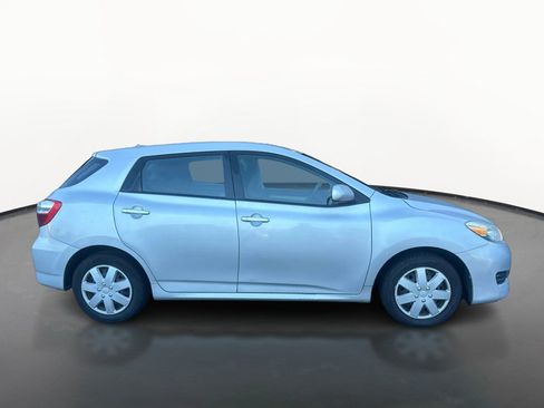 Used 2009 Toyota Matrix w/ PWR Pkg FWD image 2
