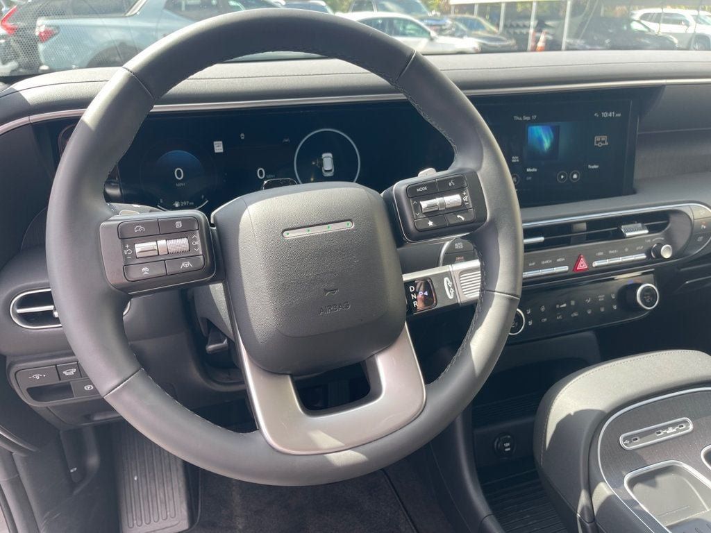 Used 2026 Hyundai Palisade Limited AWD/4WD image 16