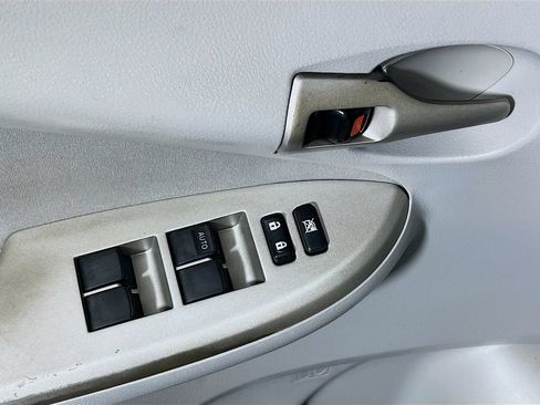 Used 2010 Toyota Corolla LE FWD image 16
