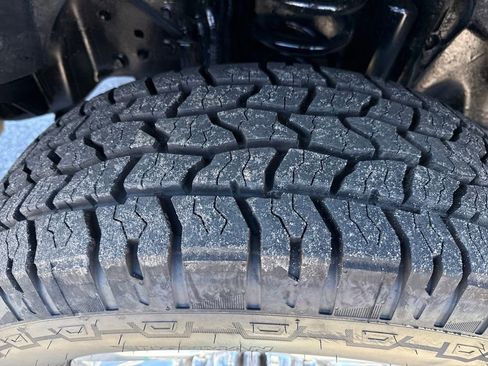 Used 2020 Ford F250 Platinum w/ FX4 Off-Road Package image 41