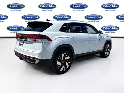 Used 2025 Volkswagen Atlas Cross Sport SE FWD image 7