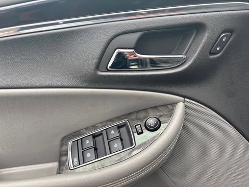 Used 2015 Chevrolet Impala LT w/ Convenience Package FWD image 12
