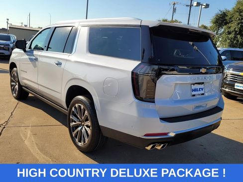 New 2026 Chevrolet Suburban High Country image 3