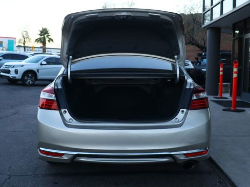 Used 2016 Honda Accord LX image 22