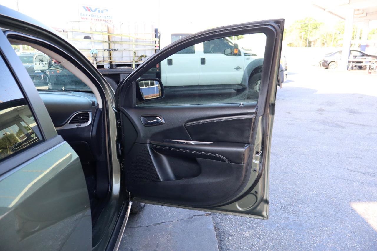 Used 2018 Dodge Journey Crossroad AWD/4WD image 12