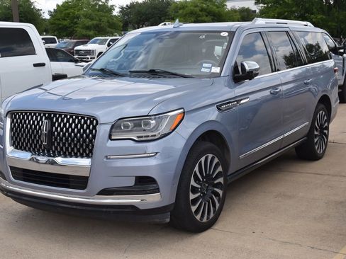 Used 2022 Lincoln Navigator L Black Label AWD/4WD image 2