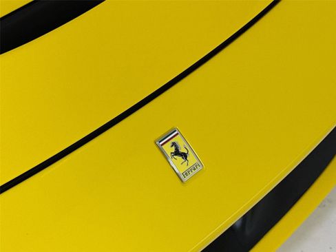 Used 2022 Ferrari F8 Tributo image 38