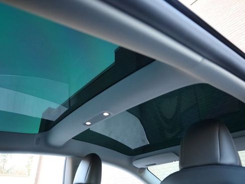 Used 2019 Tesla Model 3 Performance image 21