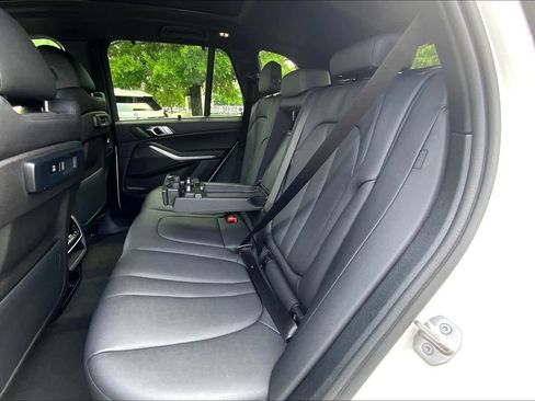 Used 2022 BMW X5 xDrive40i w/ Premium Package image 23