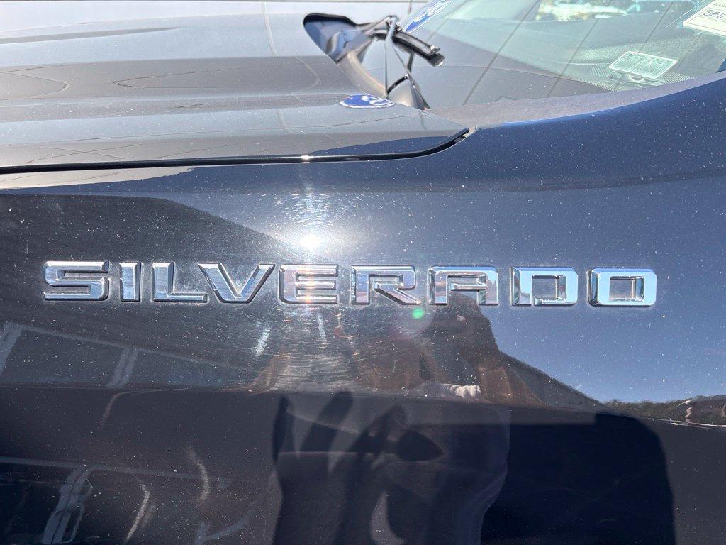Used 2025 Chevrolet Silverado 1500 LT AWD/4WD image 11