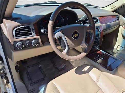 Used 2011 Chevrolet Suburban LTZ AWD/4WD image 10