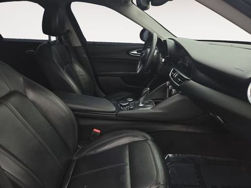 Used 2017 Alfa Romeo Giulia AWD w/ Sport Appearance Package image 15