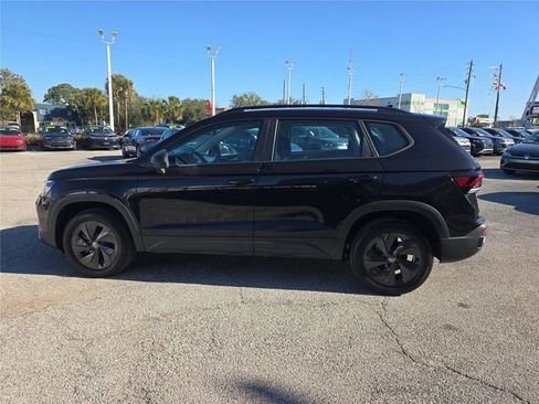 New 2026 Volkswagen Taos S image 5