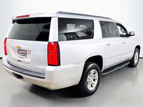 Used 2019 Chevrolet Suburban LT RWD image 4
