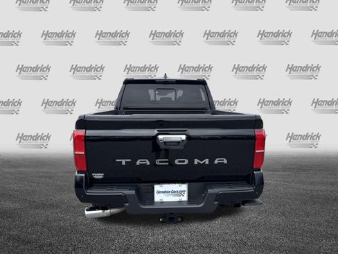 Used 2024 Toyota Tacoma Limited w/ Limited Package (LT) AWD/4WD image 9