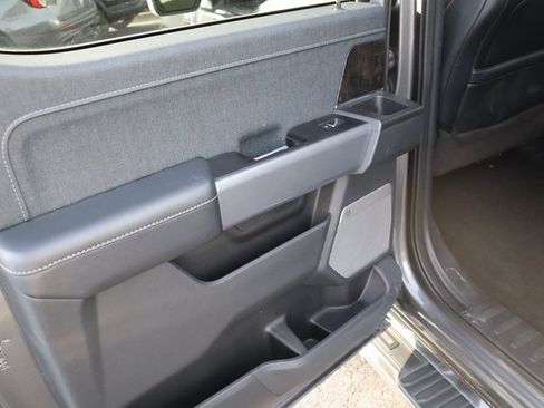 Used 2023 Ford F150 Lariat w/ Trailer Tow Package image 17