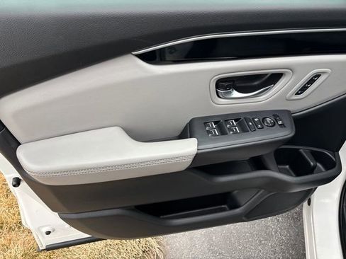 Used 2023 Honda Pilot EX-L image 10