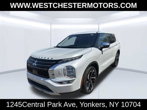 Used 2022 Mitsubishi Outlander SE AWD/4WD image 1