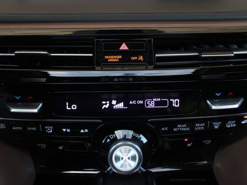 Used 2024 Acura MDX SH-AWD w/ Technology Package image 28