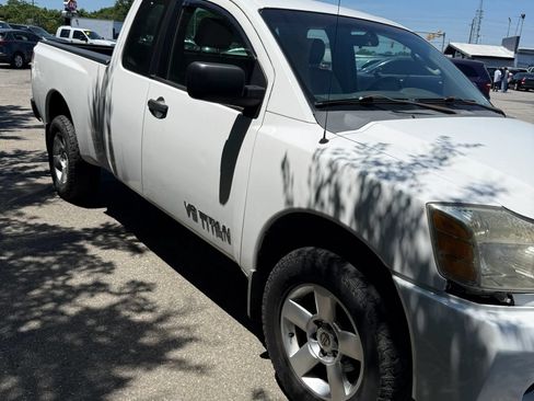 Used 2005 Nissan Titan XE AWD/4WD image 8