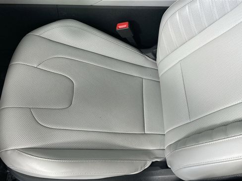 Used 2023 Hyundai Elantra Limited image 20