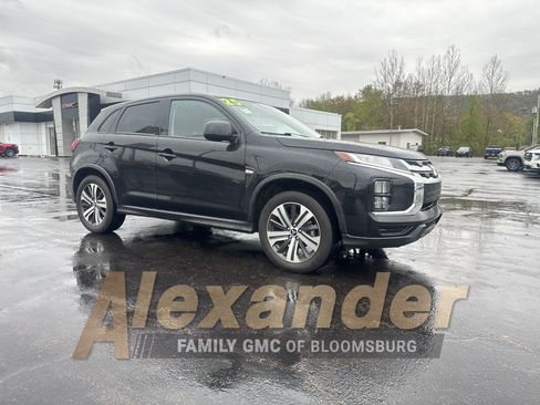 Used 2025 Mitsubishi Outlander Sport ES AWD/4WD image 1